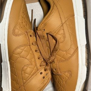 Women’s Dunks, size 7, worn twice